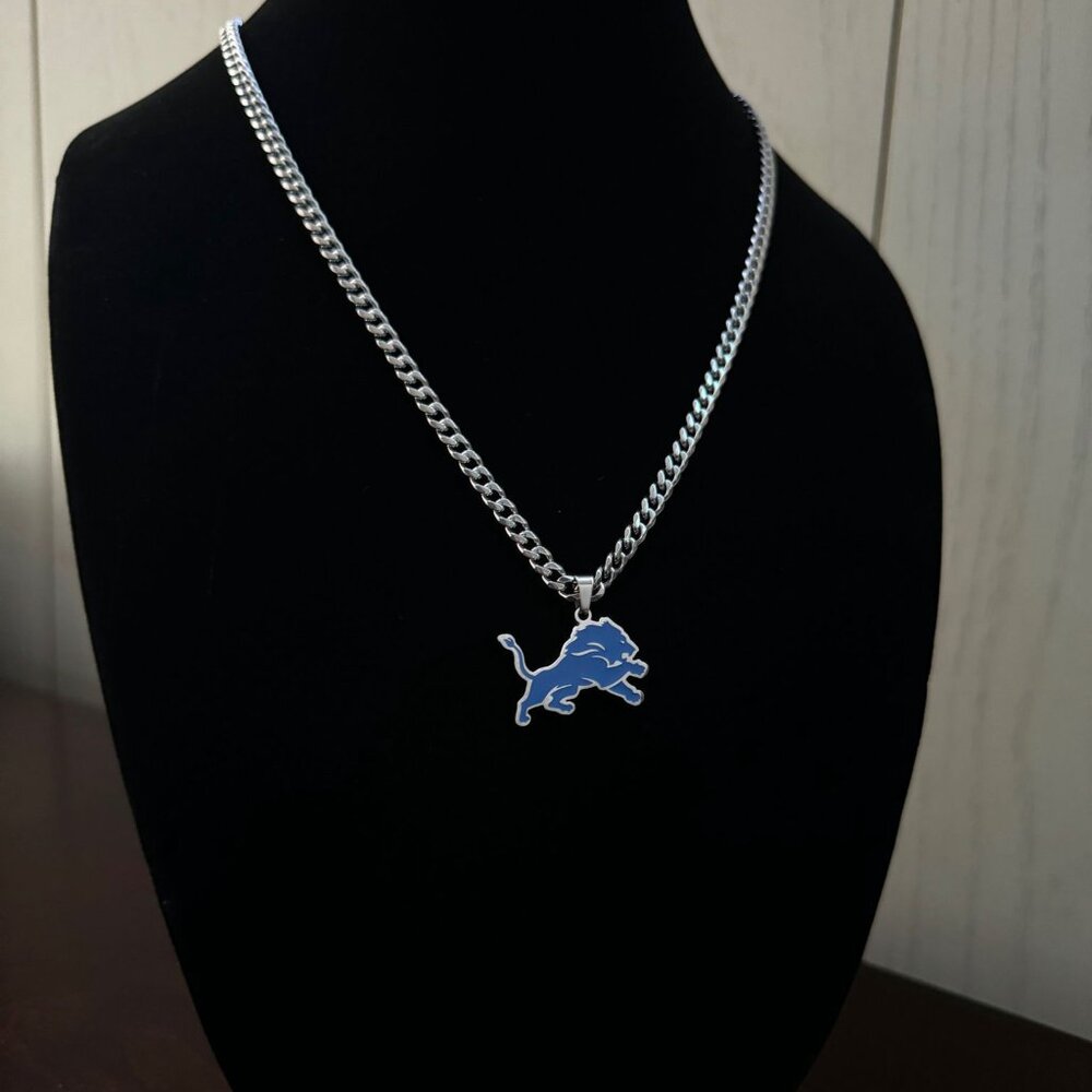 Detroit Lions Necklace - Blue 22 Inches Chain - 5mm Cuban - Lion Fans Football